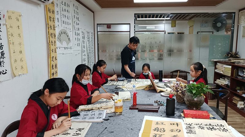 线上课与线下班：技能培训性价比的深层解析