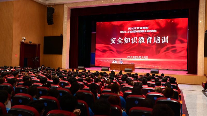 市政建造师培训费用通常由以下几个方面构成：